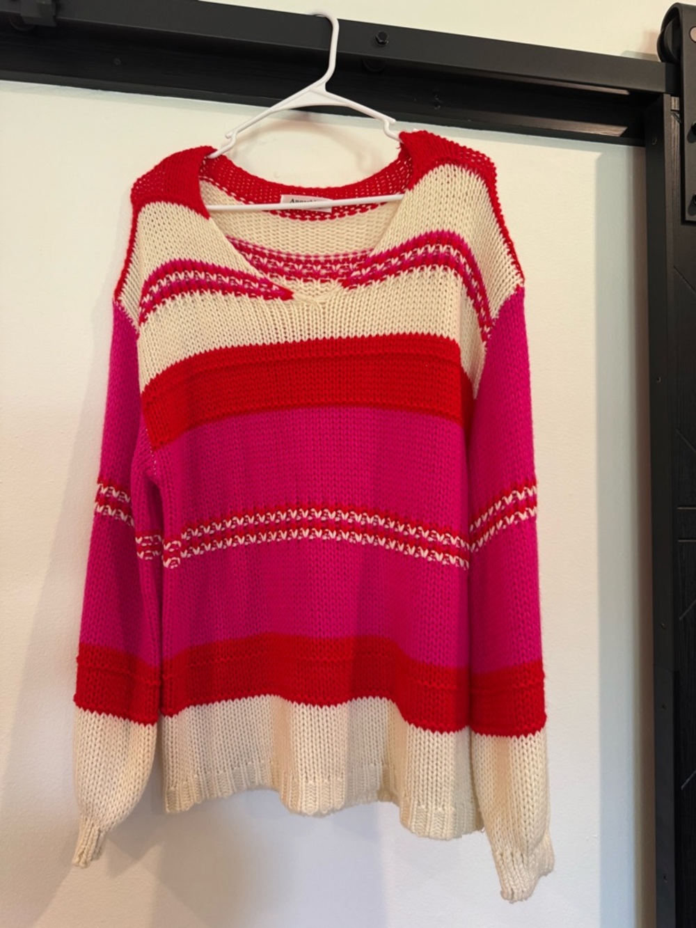 Angashion V-Neck Bright Pink & Red Striped Women's Sweater Size Large